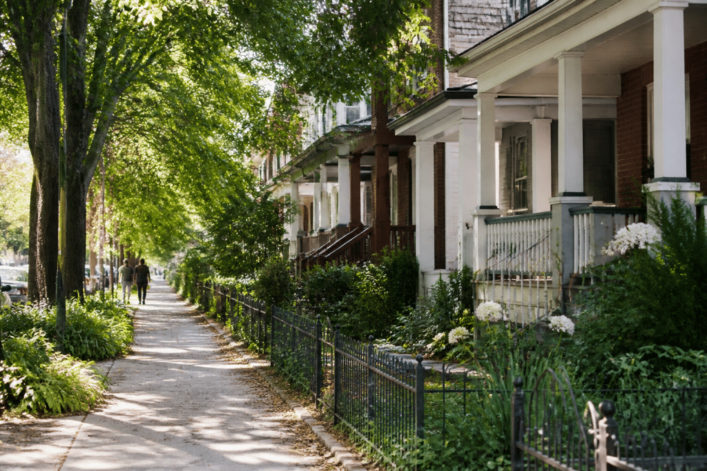 Maisons calmes avec commerces proches et transports accessibles