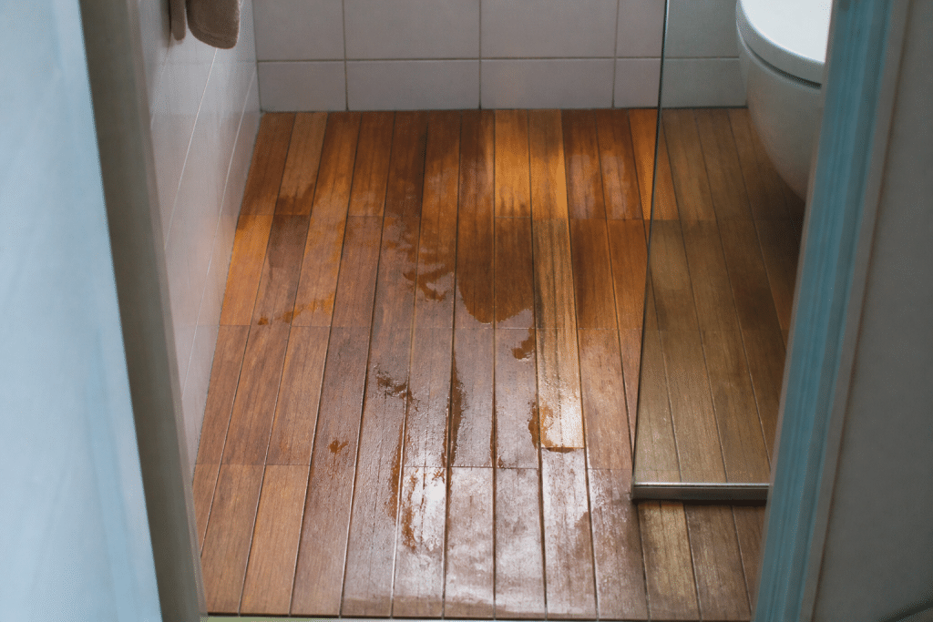 Parquet humide salle bain avec joints etanches visibles